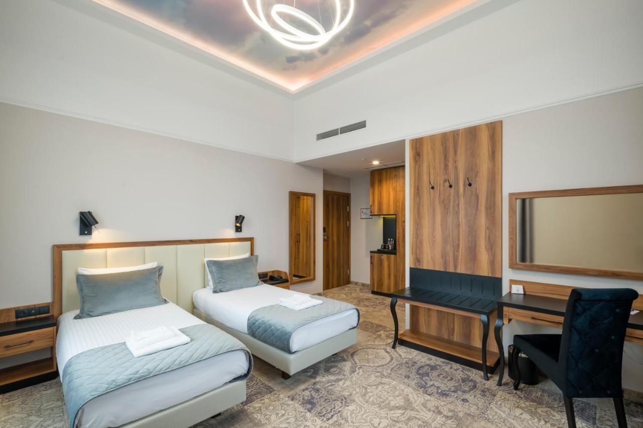 Sky Hotel Krakow Exterior photo