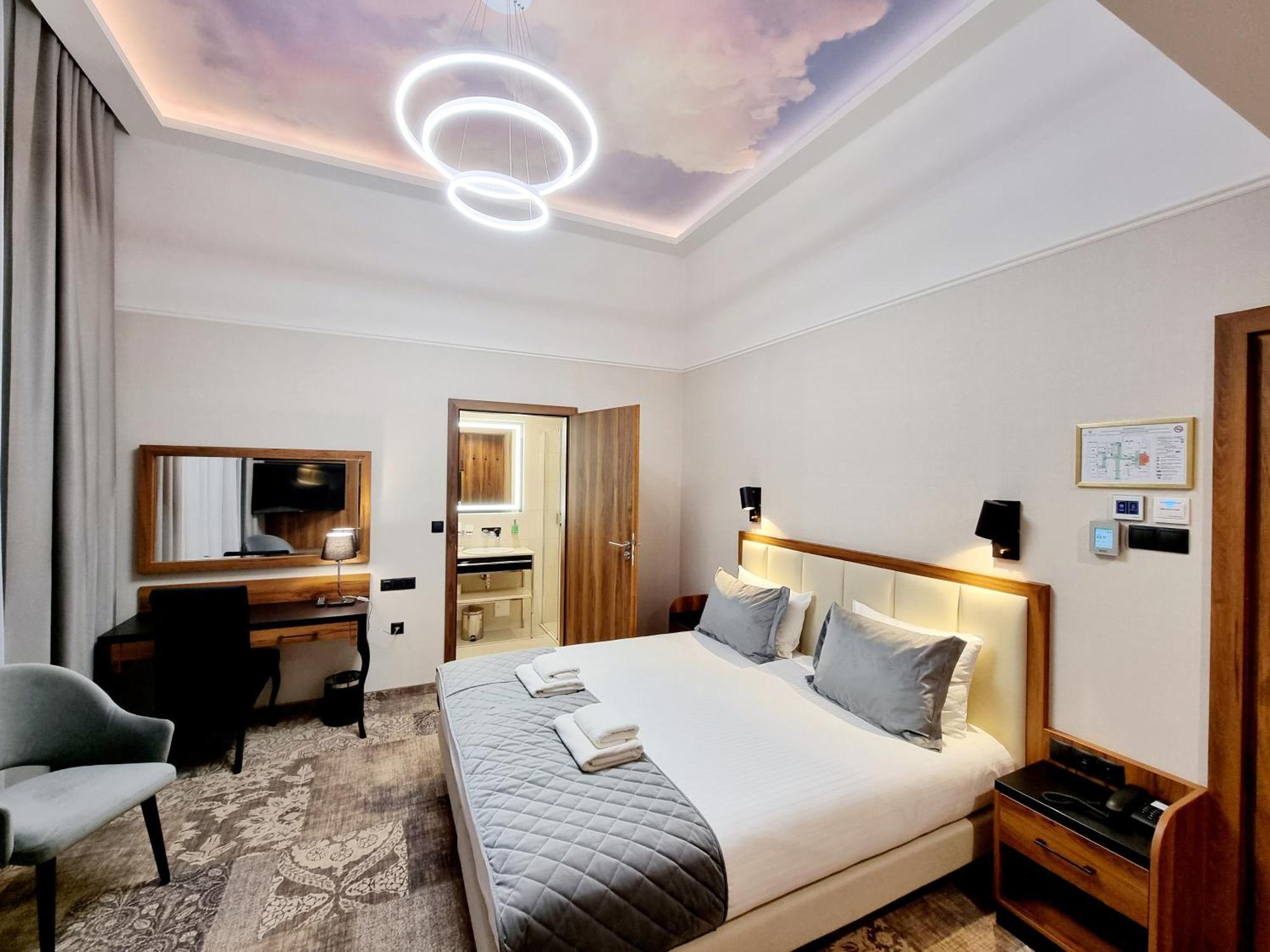 Sky Hotel Krakow Exterior photo